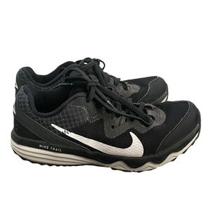 Nike Juniper Trail Sneakers size 5 Woman’s CW3809-001